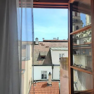 Apartamento U Mecenáše, Praga